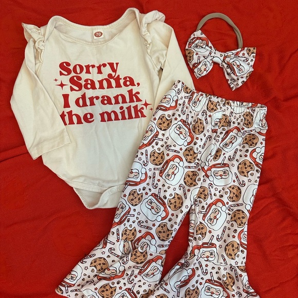 Christmas Baby Outfit - Picture 1 of 3